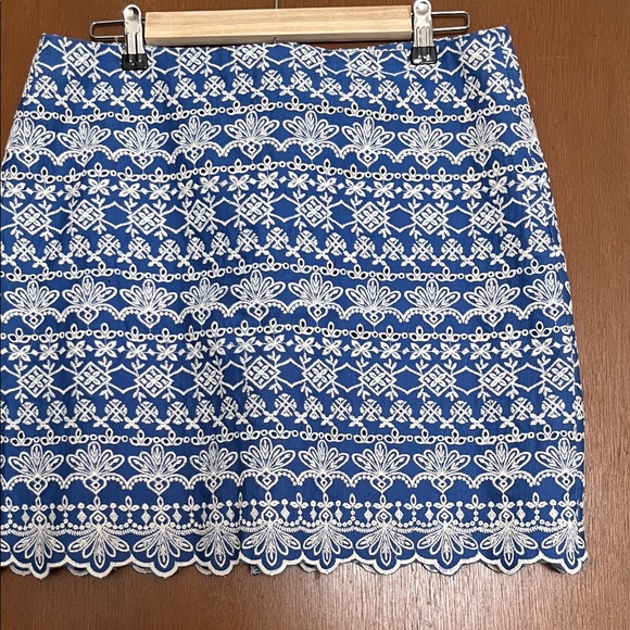 LOFT Blue and White Mini Skirt - Picture 3 of 6